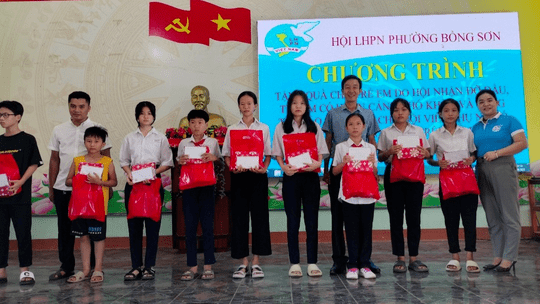 <a href="/tin-tuc/dan-van-doan-the" title="Dân vận - Đoàn thể" rel="dofollow">Tin từ các huyện, thị xã, thành phố</a>